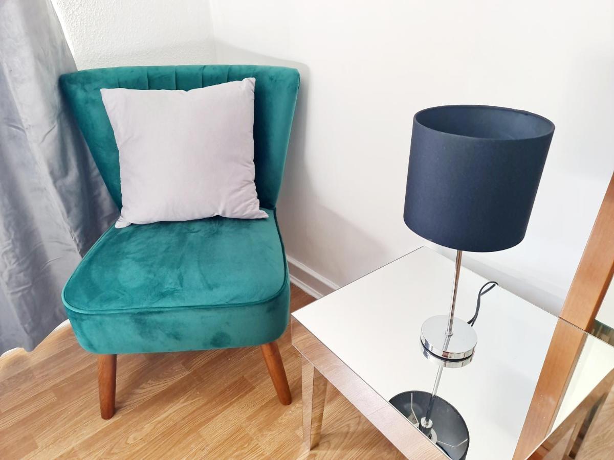 Immaculate 3-Bedrooms Dundee Apartment מראה חיצוני תמונה