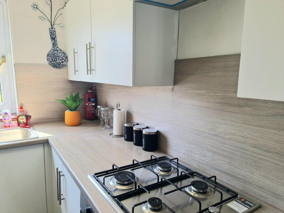 Immaculate 3-Bedrooms Dundee Apartment מראה חיצוני תמונה