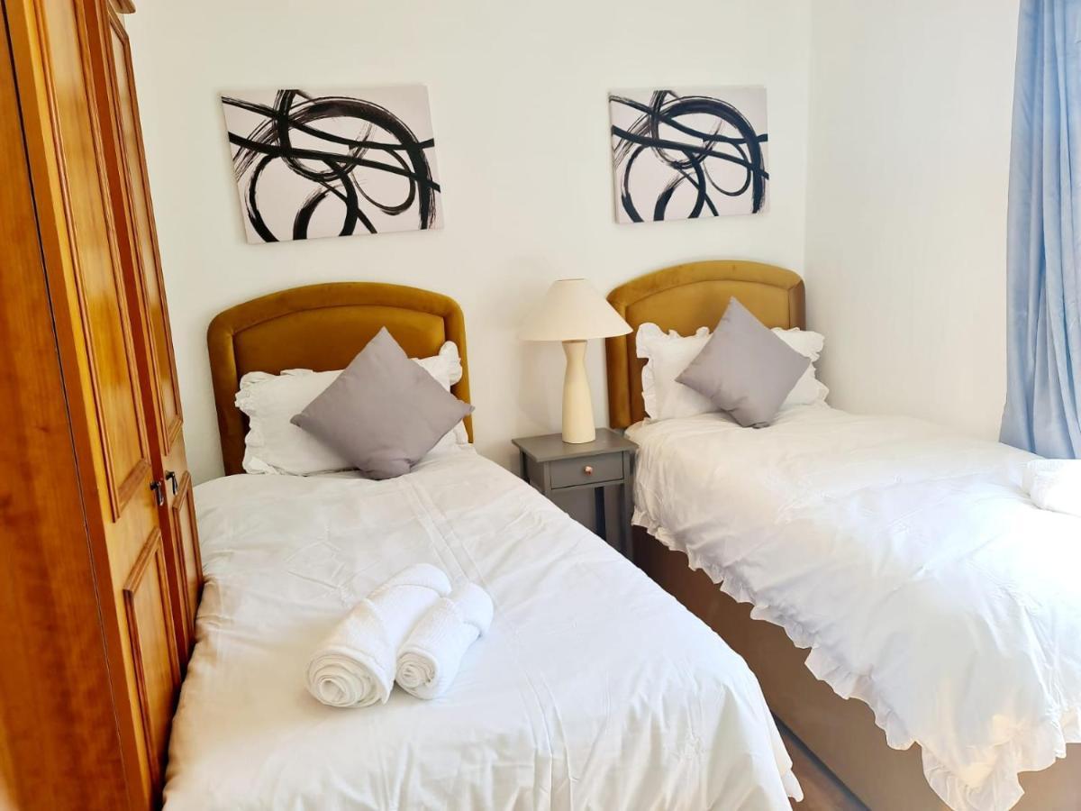 Immaculate 3-Bedrooms Dundee Apartment מראה חיצוני תמונה