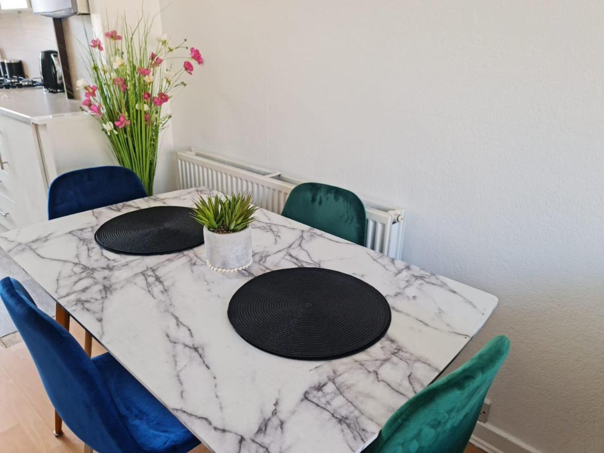 Immaculate 3-Bedrooms Dundee Apartment מראה חיצוני תמונה